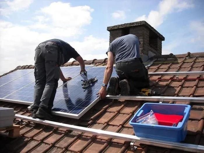 cómo se instalan las placas solares