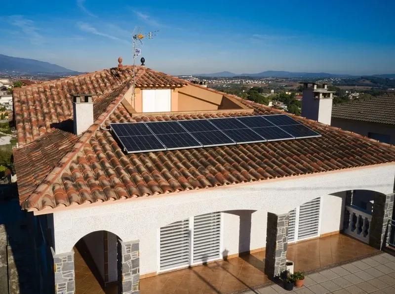 instalación placas solares Barcelona realizada por Otovo