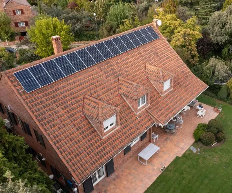 instalación de placas solares en la comunidad de Madrid realizada por Otovo